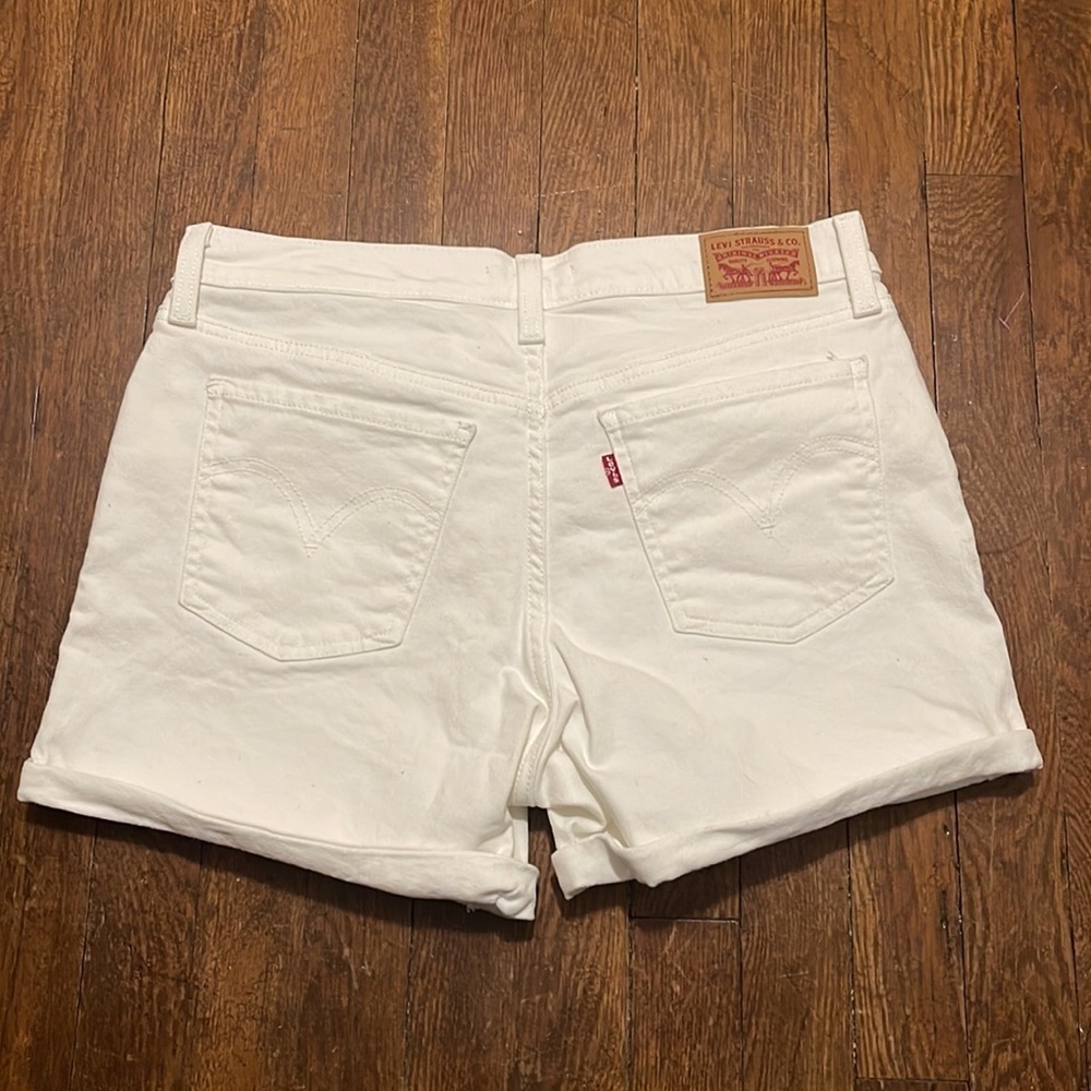 Levi’s White Distressed Mid Length Shorts Size 30 - Picture 4 of 5